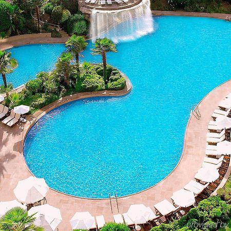 ホテル グランド ハイアット サンティアゴ エクステリア 写真 The pool at the Westin Palace, Madrid
