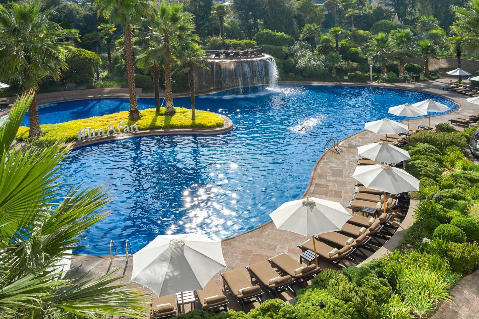 ホテル グランド ハイアット サンティアゴ エクステリア 写真 The pool at the Atlantis Paradise Island