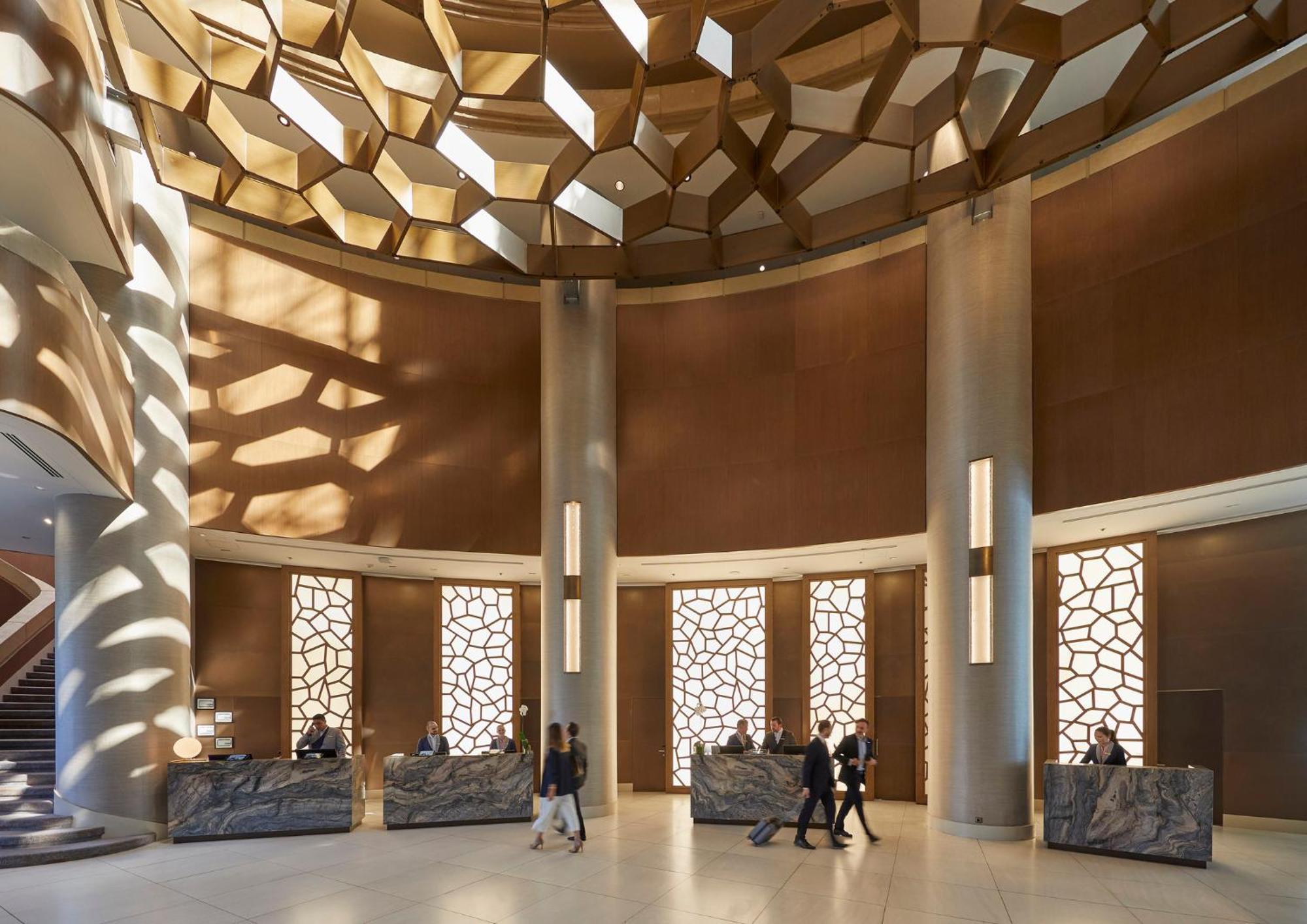 ホテル グランド ハイアット サンティアゴ エクステリア 写真 The lobby of the Ritz-Carlton, DIFC