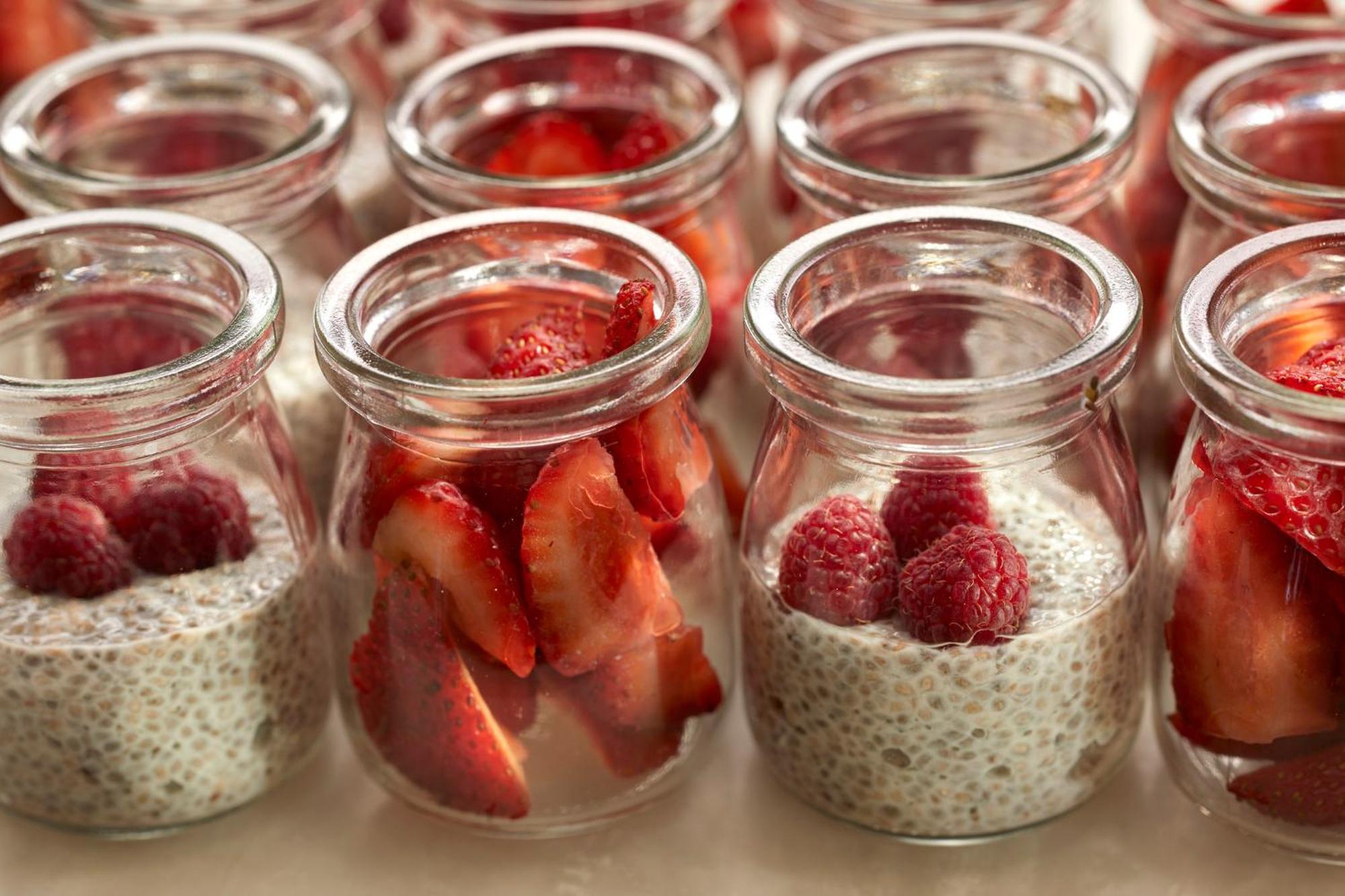 ホテル グランド ハイアット サンティアゴ エクステリア 写真 Chia pudding with strawberries