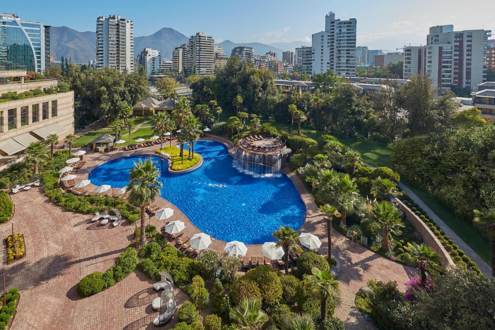 ホテル グランド ハイアット サンティアゴ エクステリア 写真 The pool at the JW Marriott Santiago